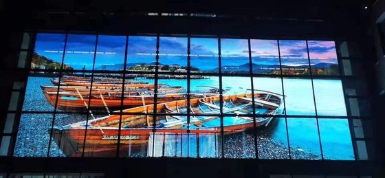 Windows Şeffaf LED Ekranı 1000mm Panel Boyutu LED Mesh Ekranı 32768 Nokta/M2 Piksel yoğunluğu