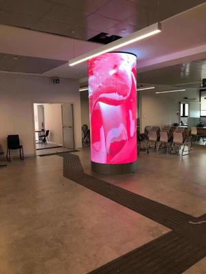 Kişiselleştirilmiş Tam Renkli Silindrik LED Ekranı P1.8mm İç Kapalı Panel Boyutu 240*120mm