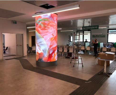 Kişiselleştirilmiş Tam Renkli Silindrik LED Ekranı P1.8mm İç Kapalı Panel Boyutu 240*120mm