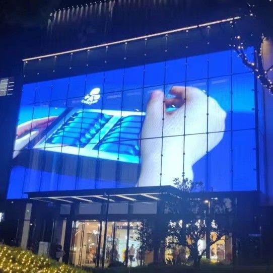 Windows Şeffaf LED Ekranı 1000mm Panel Boyutu LED Mesh Ekranı 32768 Nokta/M2 Piksel yoğunluğu