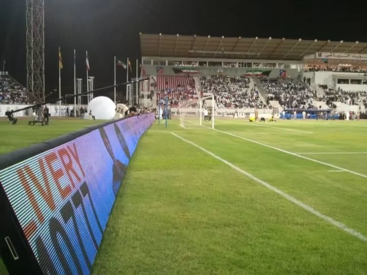 Yüksek çözünürlüklü su geçirmez P10mm LED Ekranı Futbol Alanları ve Spor Alanları Etrafında