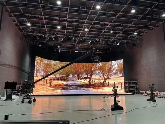 İyi bir fiyat. 7680Hz 500*1000mm Kabin Boyutu 2 Yıl Garanti İç ve Dış Mekan Kiralama için LED Video Duvar çevrimiçi