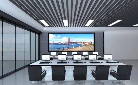 İyi bir fiyat. Kiliseler ve Perakende Mağazaları için Tam Ön Bakımlı, Hafif Entegre Yapılı İç Mekan Sabit LED Ekran çevrimiçi